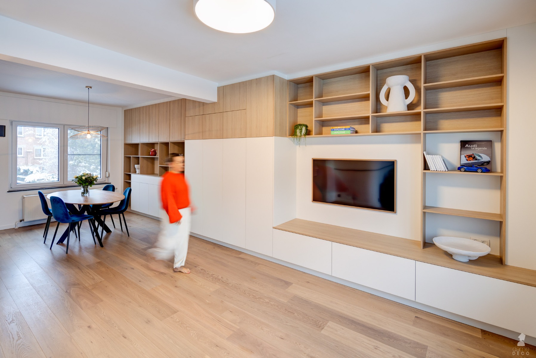 Rénovation d'une maison bel étage - Bibliothèque et meuble TV